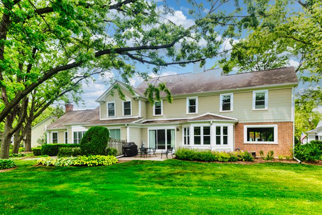 193 Country Club Drive, Prospect Heights, IL 60070