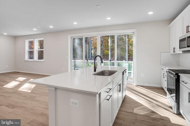 2812 WHITE TAIL DR, Locust Grove, VA 22508
