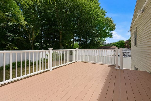 7 Taylor 2, Saugus, MA 01906