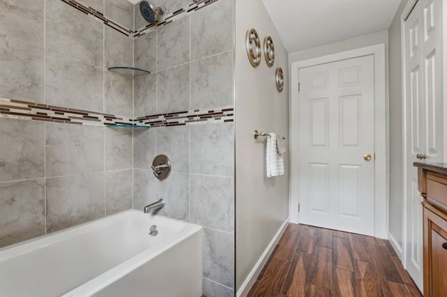 7 Taylor 2, Saugus, MA 01906
