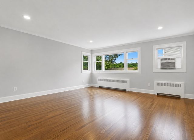 7 Taylor 2, Saugus, MA 01906