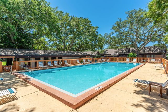 3871 Indian Trail 4C, Destin, FL 32541