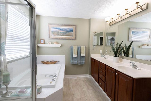 7905 Glenmore Drive, Powell, OH 43065