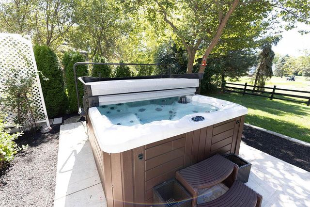 7905 Glenmore Drive, Powell, OH 43065