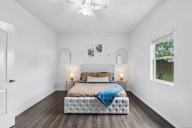 810 Lamar, Luling, TX 78648