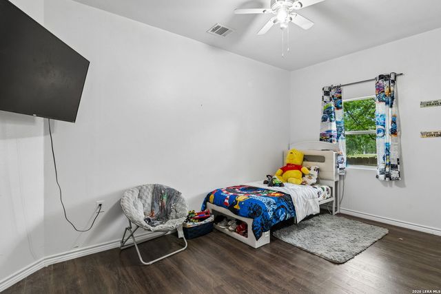 810 Lamar, Luling, TX 78648