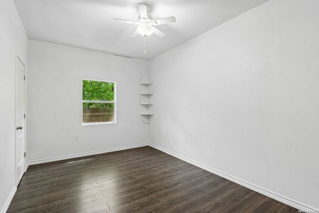 810 Lamar, Luling, TX 78648