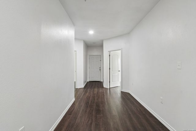 810 Lamar, Luling, TX 78648