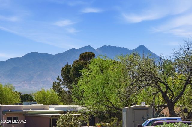 305 N Calle De Las Profetas, Green Valley, AZ 85614