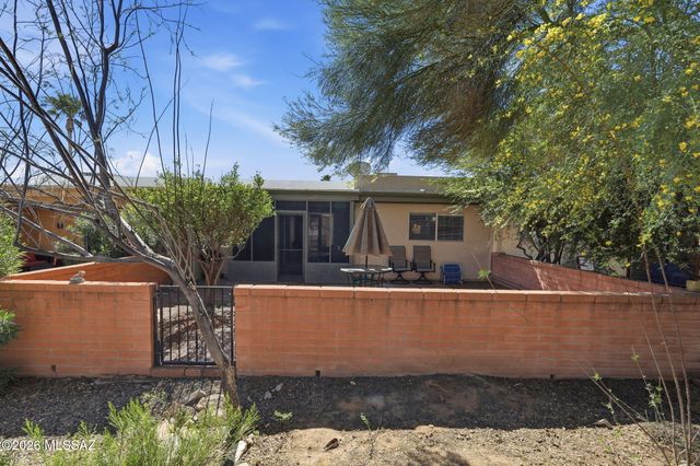 305 N Calle De Las Profetas, Green Valley, AZ 85614