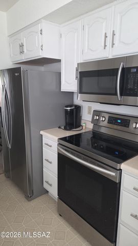 305 N Calle De Las Profetas, Green Valley, AZ 85614