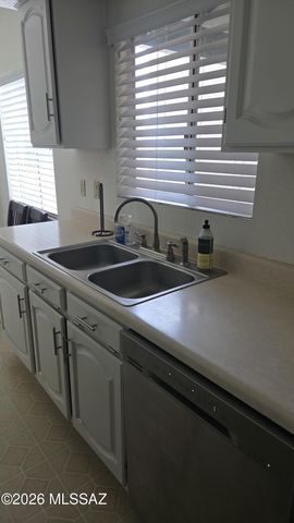 305 N Calle De Las Profetas, Green Valley, AZ 85614