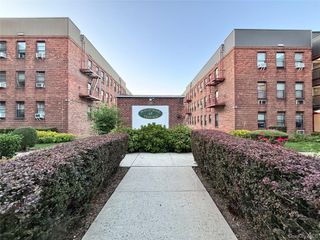 215-37 48th Ave 2B, Bayside, NY 11361