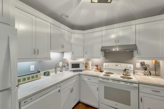 332 Parkside Rd Unit 2, New London, NH 03257