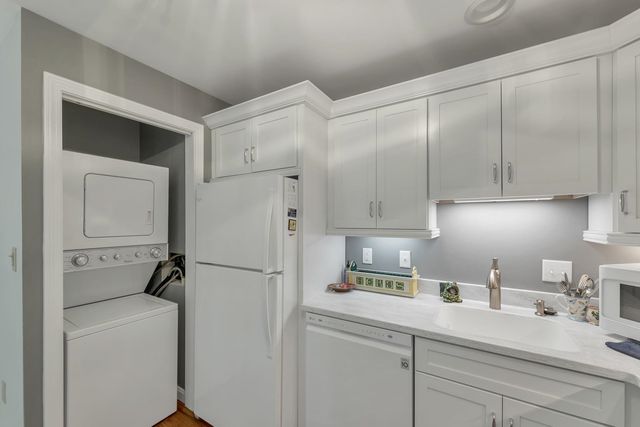 332 Parkside Rd Unit 2, New London, NH 03257
