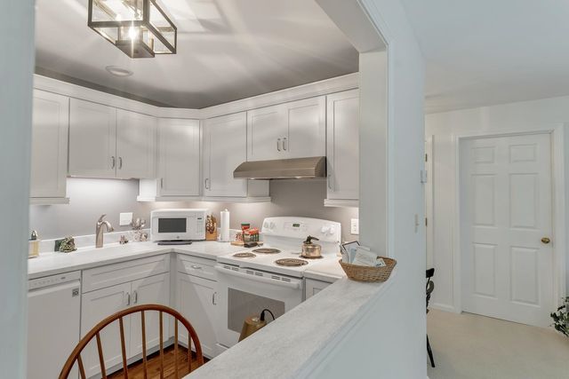 332 Parkside Rd Unit 2, New London, NH 03257