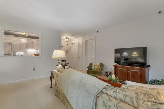 332 Parkside Rd Unit 2, New London, NH 03257