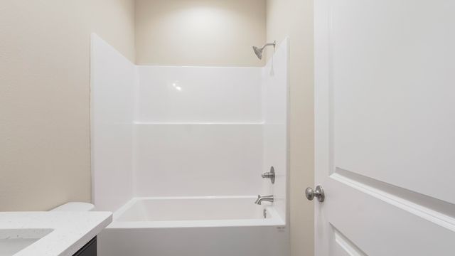 752 Magnolia Lake Drive, Defuniak Springs, FL 32433