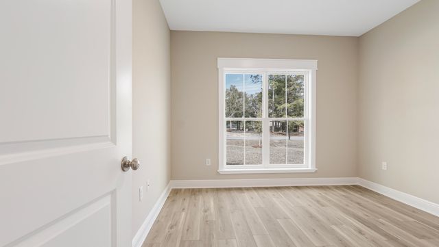 752 Magnolia Lake Drive, Defuniak Springs, FL 32433