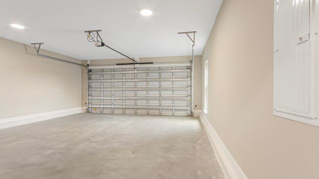 752 Magnolia Lake Drive, Defuniak Springs, FL 32433