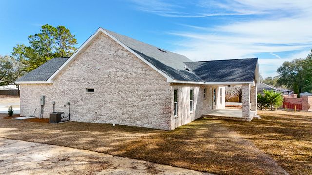 752 Magnolia Lake Drive, Defuniak Springs, FL 32433