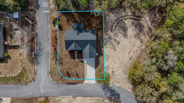 752 Magnolia Lake Drive, Defuniak Springs, FL 32433