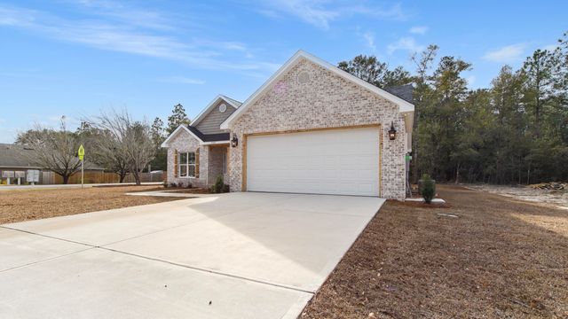 752 Magnolia Lake Drive, Defuniak Springs, FL 32433