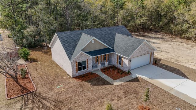 752 Magnolia Lake Drive, Defuniak Springs, FL 32433