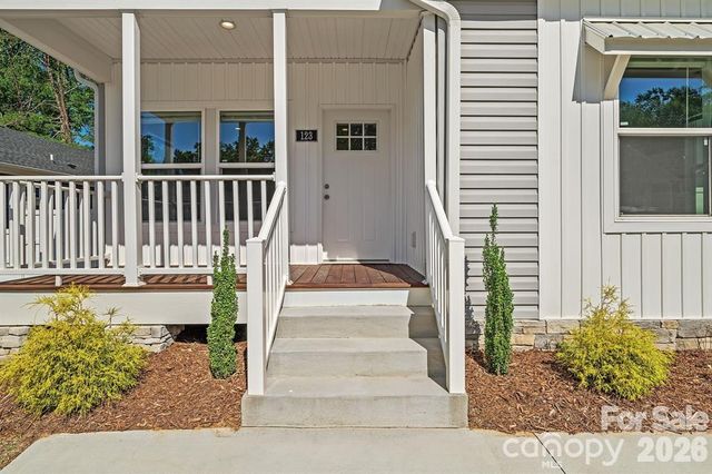 124 Bellamy Road, Asheville, NC 28806