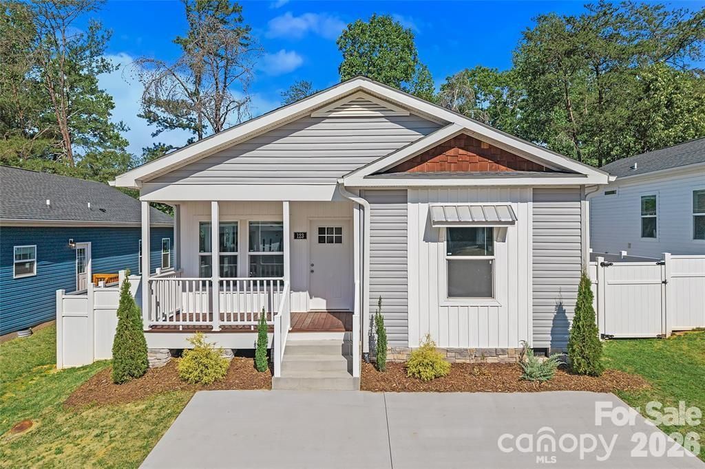124 Bellamy Road, Asheville, NC 28806