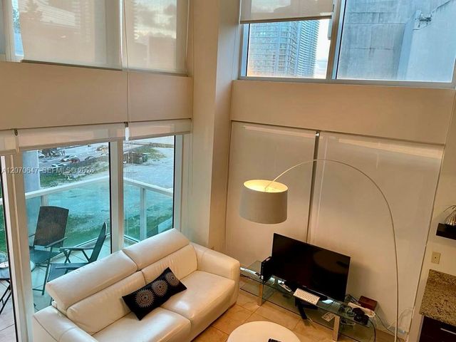 41 SE 5th Street 516, Miami, FL 33131