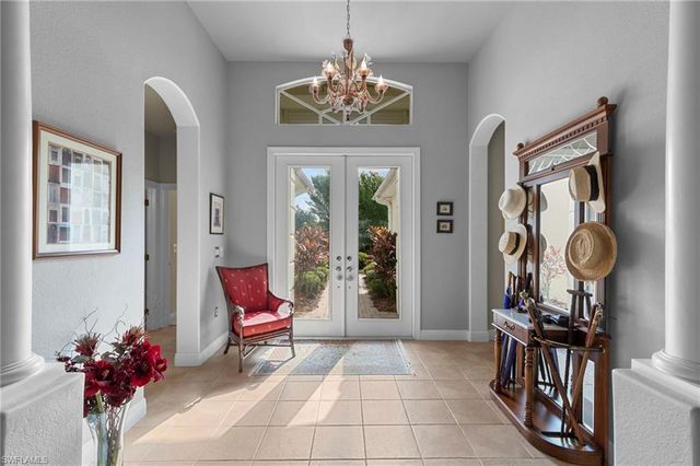 4924 Sedgewood LN, Naples, FL 34112