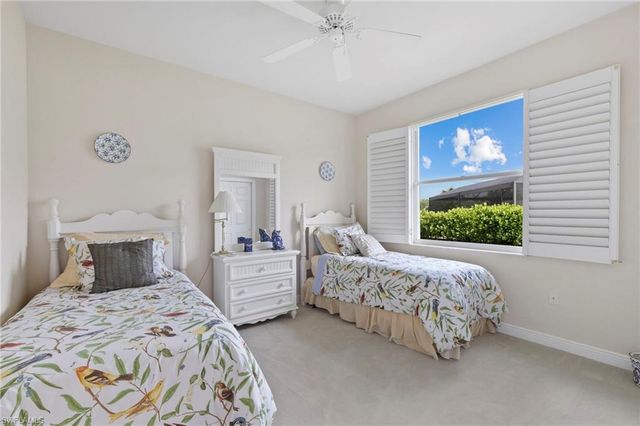 4924 Sedgewood LN, Naples, FL 34112