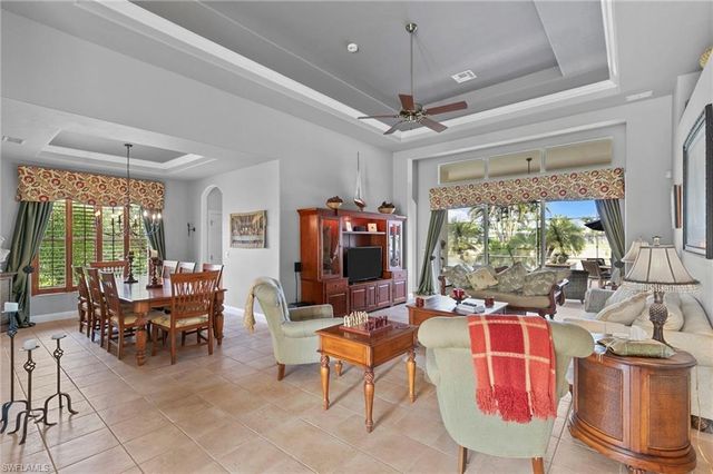 4924 Sedgewood LN, Naples, FL 34112