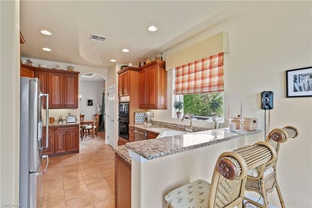 4924 Sedgewood LN, Naples, FL 34112