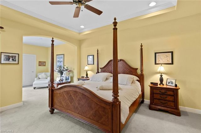 4924 Sedgewood LN, Naples, FL 34112