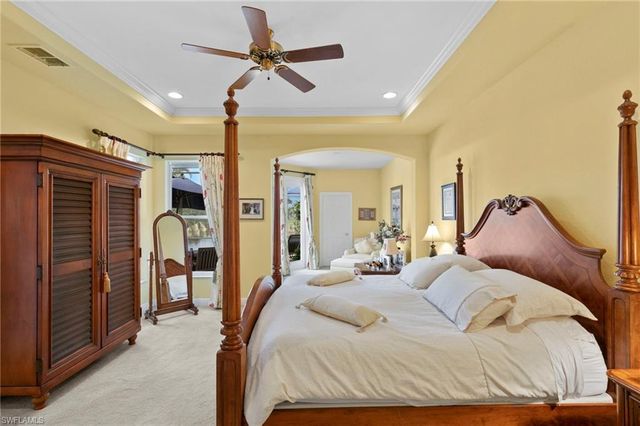 4924 Sedgewood LN, Naples, FL 34112