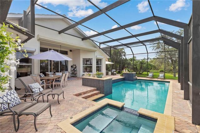 4924 Sedgewood LN, Naples, FL 34112