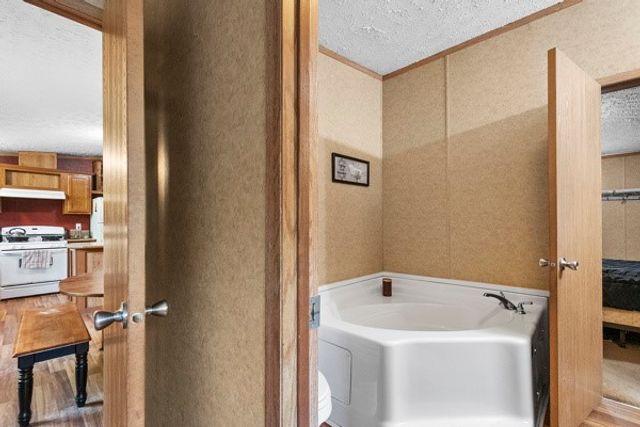 18326 PRICE Road, Saegertown, PA 16433