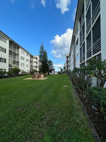 4500 N FLAGLER Drive D2, West Palm Beach, FL 33407