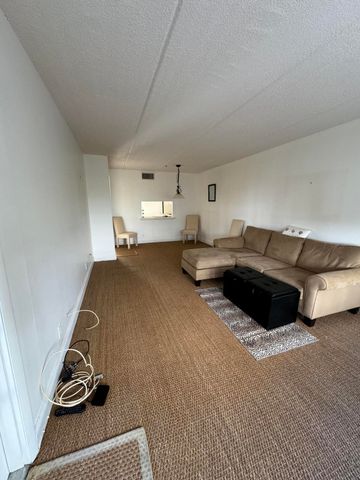 4500 N FLAGLER Drive D2, West Palm Beach, FL 33407