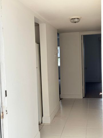 4500 N FLAGLER Drive D2, West Palm Beach, FL 33407