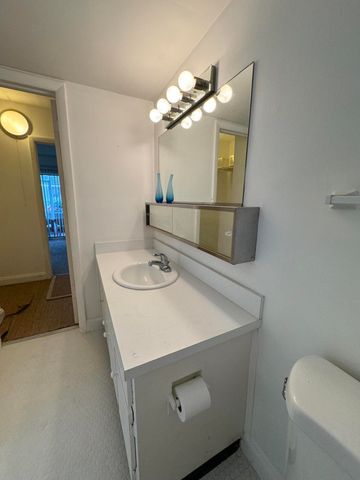 4500 N FLAGLER Drive D2, West Palm Beach, FL 33407