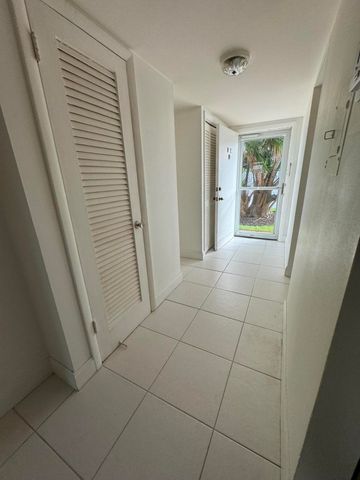 4500 N FLAGLER Drive D2, West Palm Beach, FL 33407