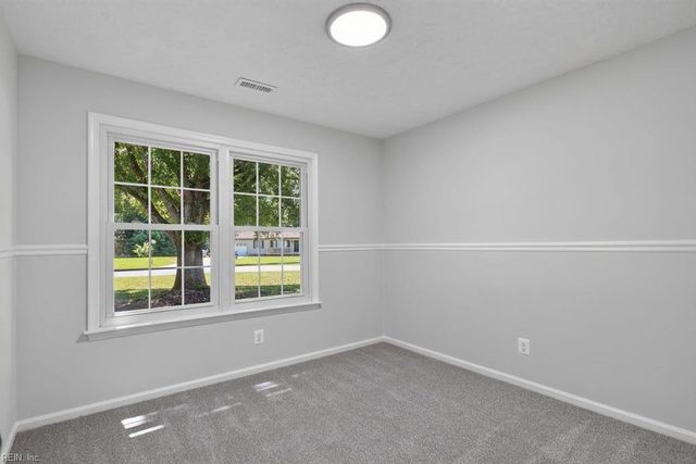 108 Gregory DR, Carrollton, VA 23314