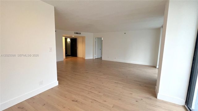 3300 NE 192nd St 418, Aventura, FL 33180