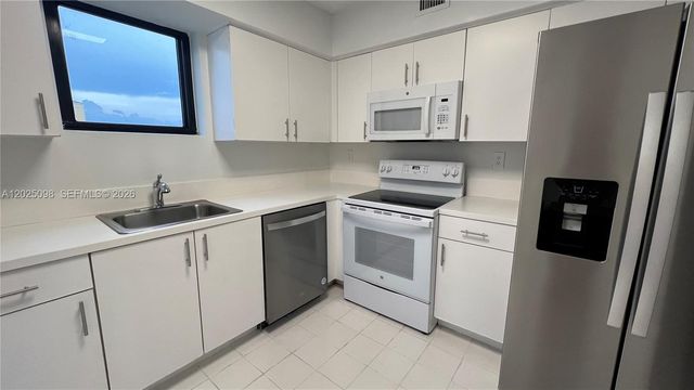 3300 NE 192nd St 418, Aventura, FL 33180