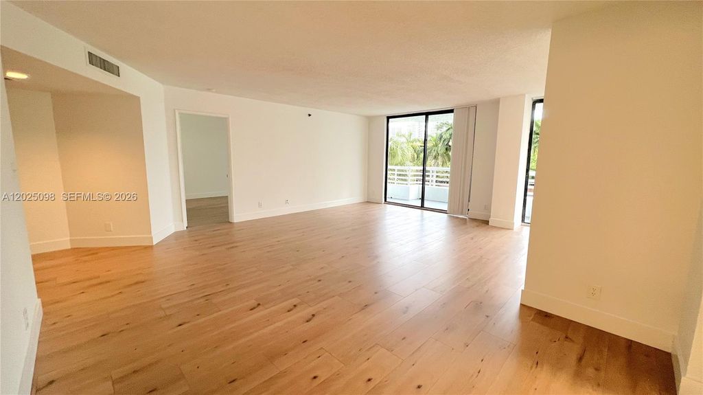 3300 NE 192nd St 418, Aventura, FL 33180