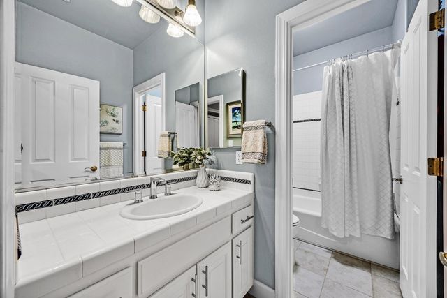 7832 Foothill Rd, Pleasanton, CA 94566