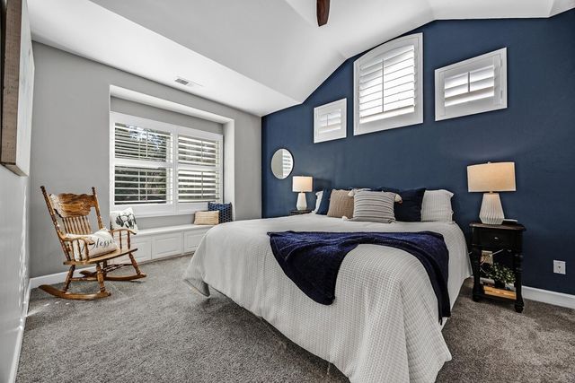 7832 Foothill Rd, Pleasanton, CA 94566